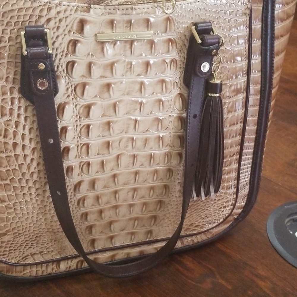 BRAHMIN medium bag! - Picture 2 of 8